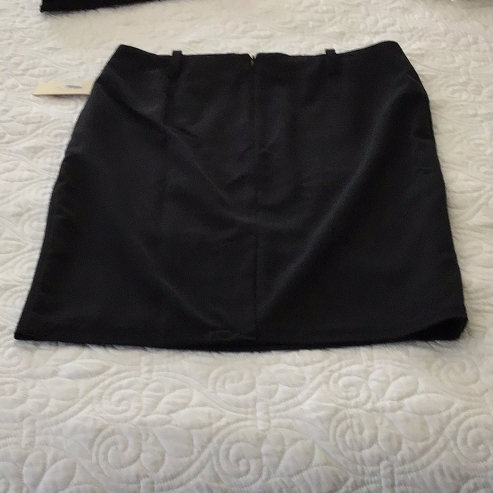 Black pencil skirt - Picture 2 of 5